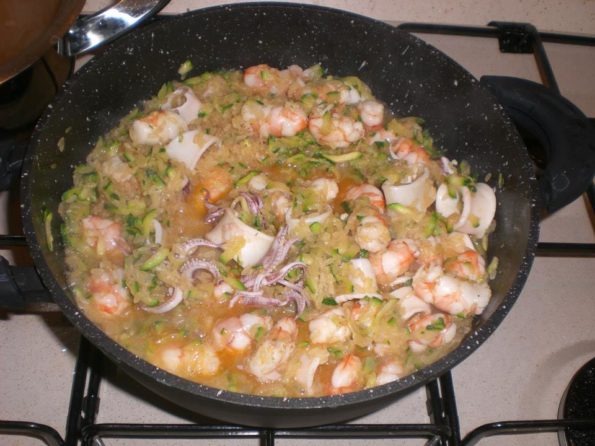 10001588_208116152721069_1933804067_n