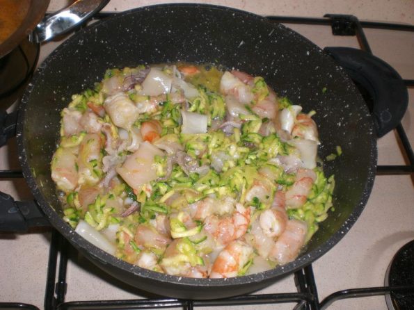 1966769_208116136054404_349232505_n