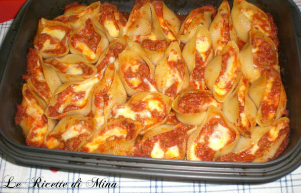 conchiglioni-ripieni-di-ragù