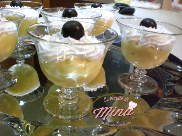 coppe alla vaniglia e panna