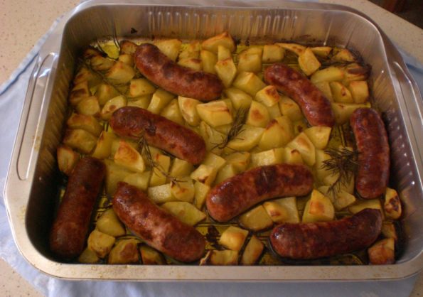 salsicce-di-maiale-e-patate-al-forno-2