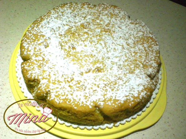 torta morbida con cuore di pistacchi