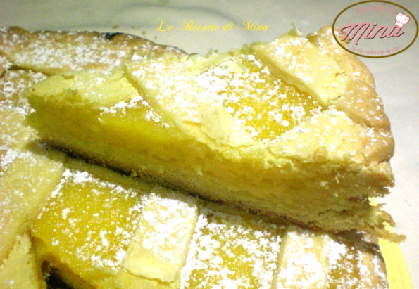 Crostata farcita con crema di limoni