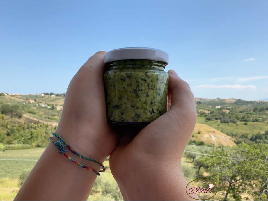 Pesto da dispensa fatto da Mina