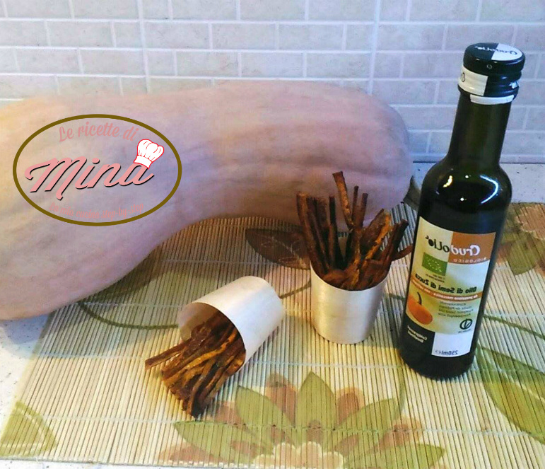 Patatine stik di zucca invernale aromatizzate