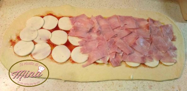 Preparazione rose di pizza