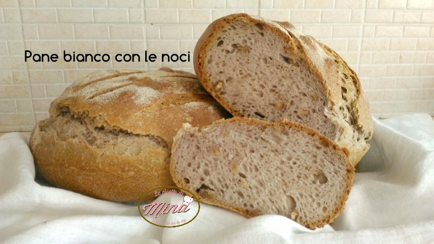 Pane bianco con le noci