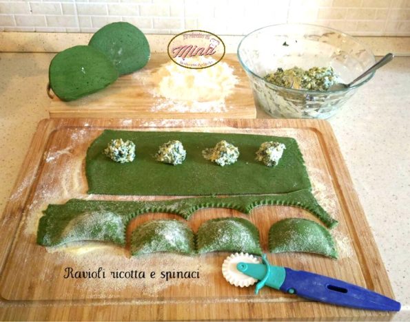 Ravioli ricotta e spinaci