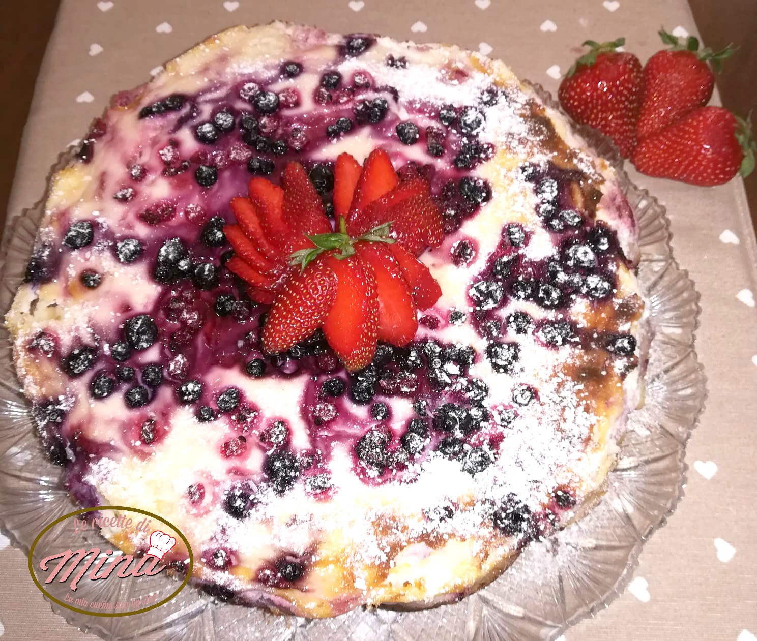 Torta ricotta fragole e frutti di bosco senza glutine