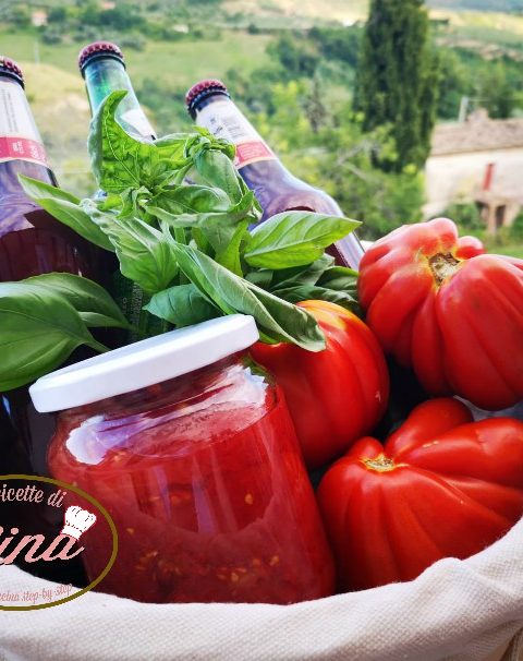 Conserva di pomodoro fatta in casa abruzzese