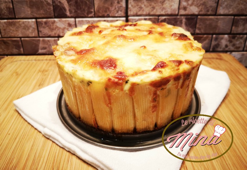 Torta di rigatoni ripieni