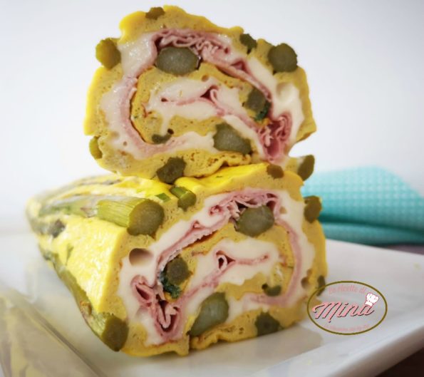 Rotolo di frittata cremosa con asparagi
