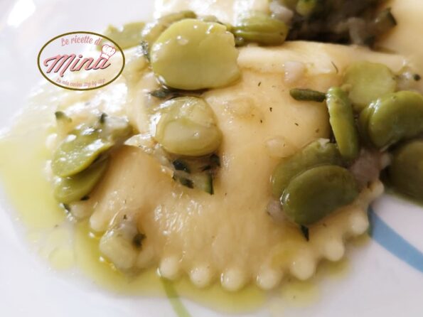 Ravioli di ricotta con ragù di fave
