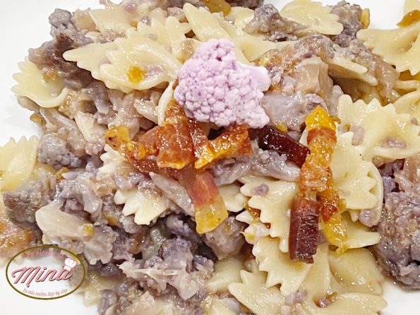 Farfalle con broccolo viola e guanciale
