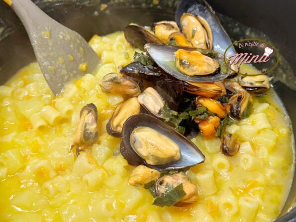 Pasta patate e cozze cremosa